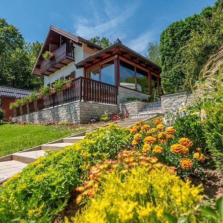Holiday Home Mare Near River Karlovac Dış mekan fotoğraf